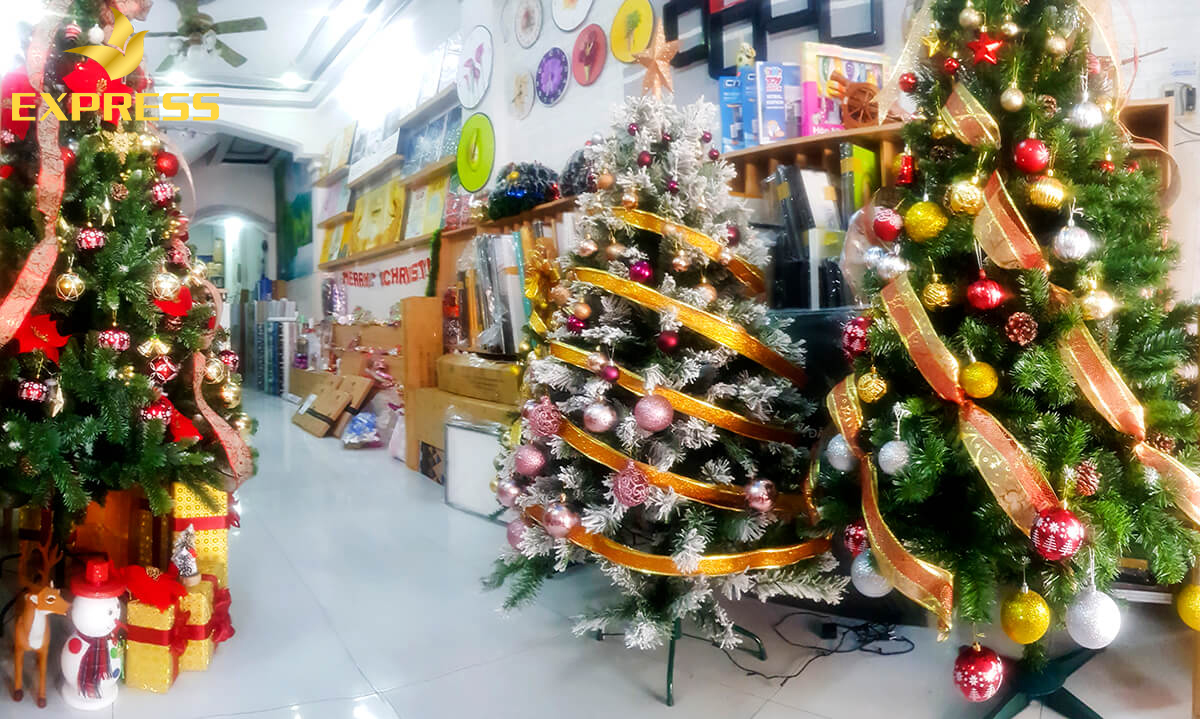 Tiêu chí để trang trí noel cho cửa hàng đẹp nhất