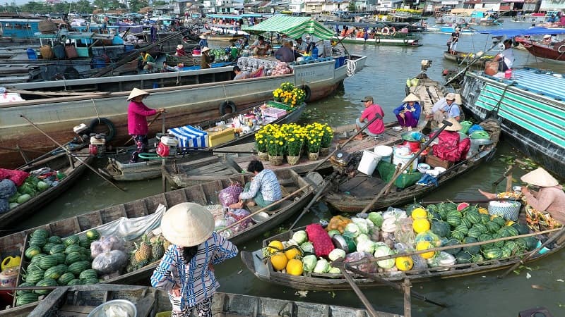 Hình ảnh chợ nổi Cái Răng nhộn nhịp giao thương, buôn bán