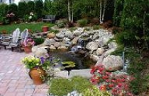 Ý tưởng thiết kế thác nước cho khu vườn nhà bạn 