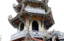 Độc đáo kiến trúc chùa 've chai'