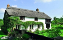 Những ngôi nhà đẹp như tranh ở làng quê nước Anh
