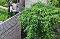 Độc lạ kiến trúc chia sẻ nhà với cây xanh của KTS Võ Trọng Nghĩa