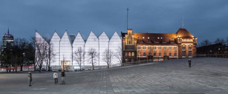  Bảo tàng Szczecin nhận danh hiệu Công trình Quốc tế của năm.					
