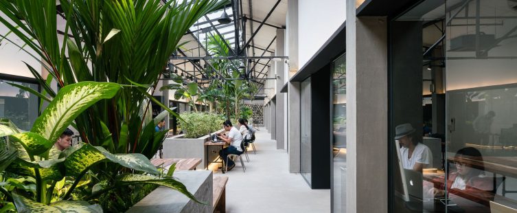  Jungle Station- quán cà phê độc đáo cải tạo từ nhà máy in cũ					