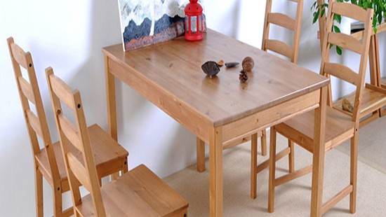  Chọn bàn ăn gỗ tự nhiên hiện đại cho phòng bếp					