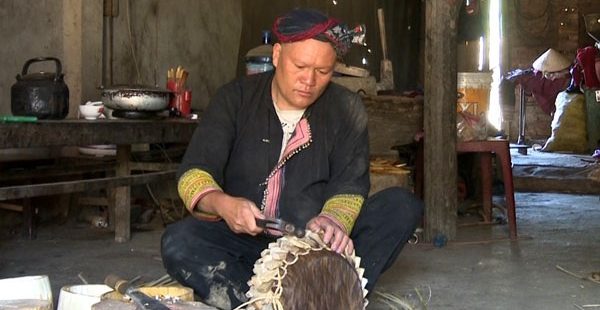  Độc đáo nghề làm trống của người Dao đỏ ỏ Tả Phìn, Sapa, Lào Cai					