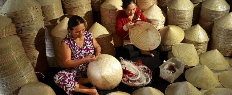  Độc đáo nghề chằm nón lá ở Tây Ninh – giữ hồn nón lá Việt					