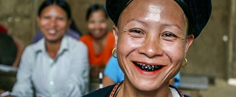  Độc đáo phong tục nhuộm răng đen của phụ nữ người Lự ở Lai Châu					