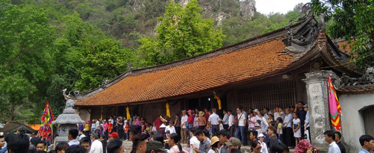  Lễ hội Chùa Thầy – Lễ hội truyền thống của du lịch văn hóa tâm linh					