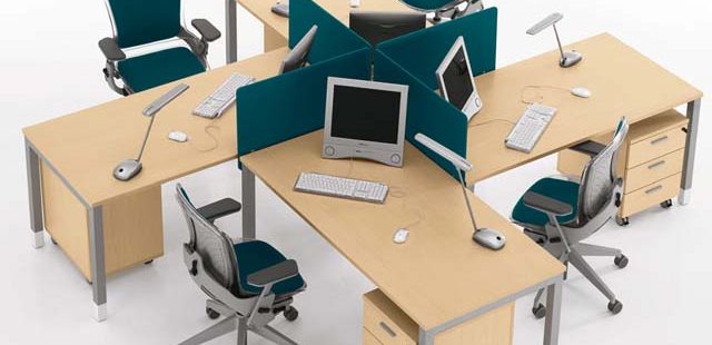  Gợi ý những mẫu bàn làm việc hiện đại cho nhân viên văn phòng					